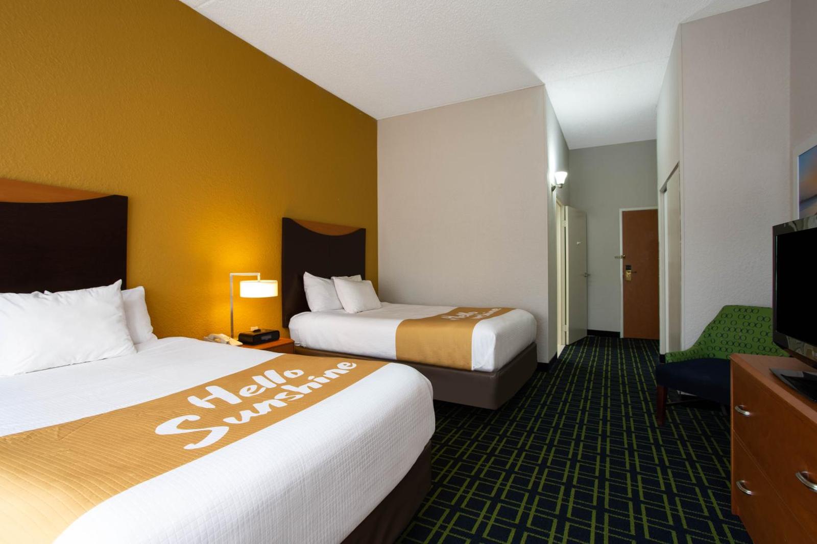 Days Inn by Wyndham Absecon Atlantic City Area Main image 1